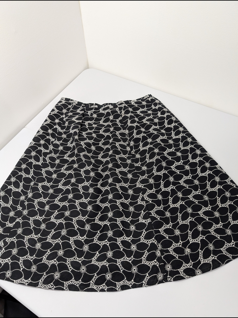 Kim Rogers Signature Black & White Chain Floral A-Line Skirt - Flared Silhouette
